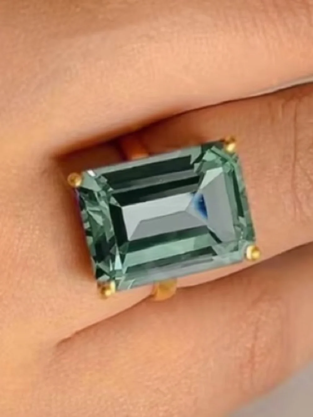 ❇️ NEW Jade Green Emerald-Cut Crystal Stone Gold Ring ❇️